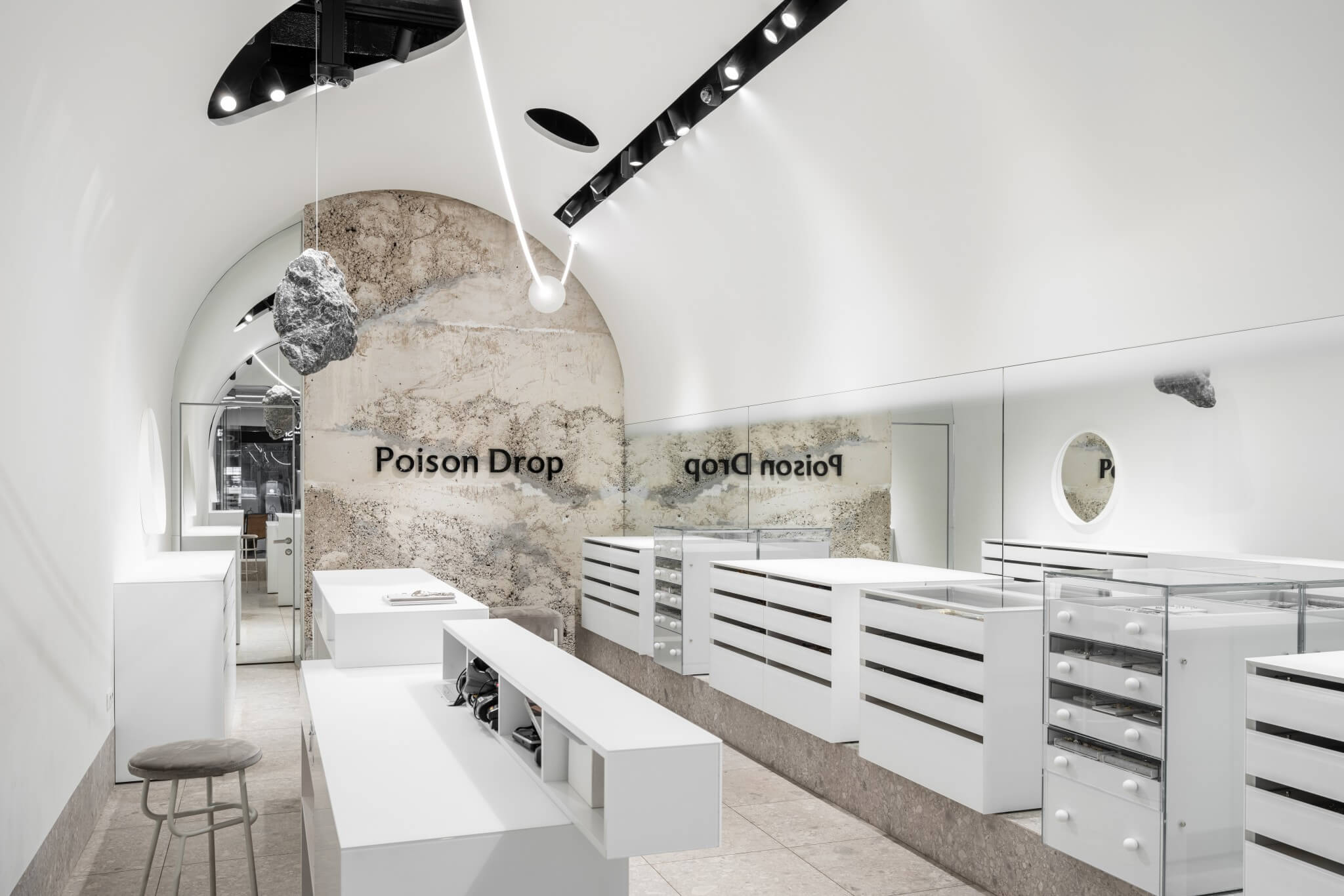 Poison drop в Атриуме